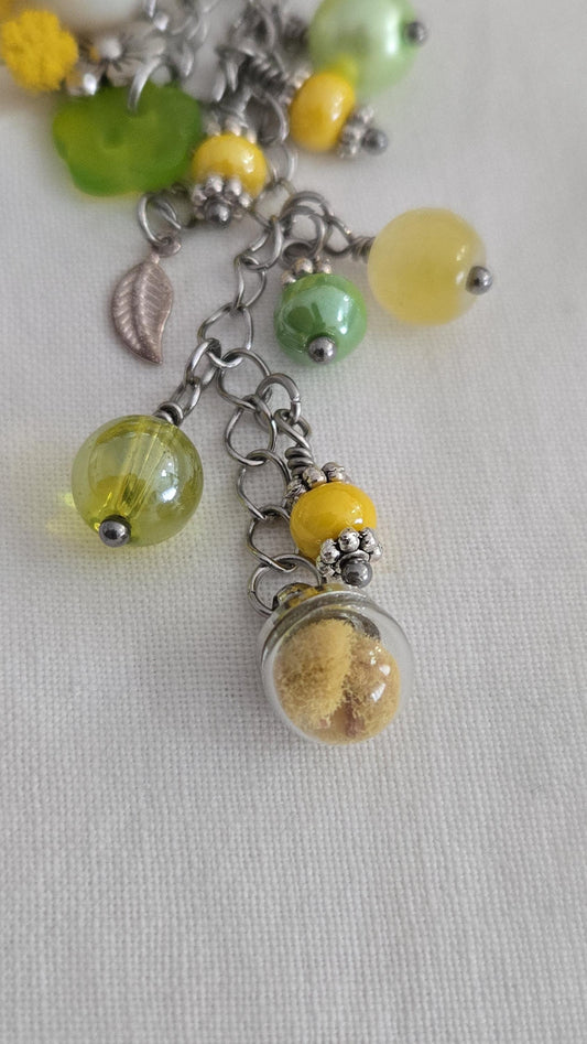 Porte-clés perles de verre et fleur de Mimosa