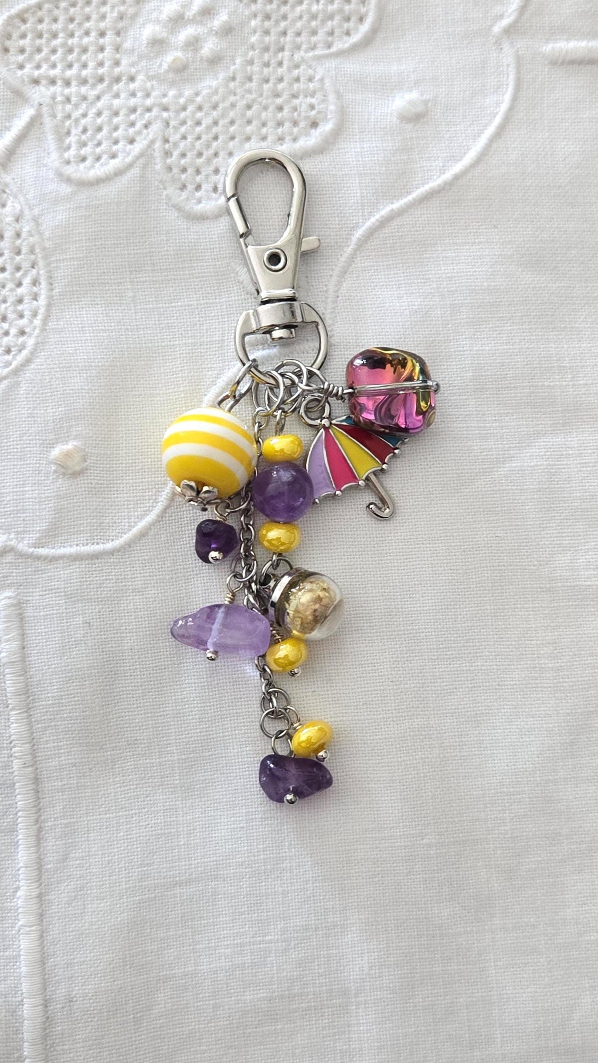 Porte-clés Pierre perles, fleurs et breloques