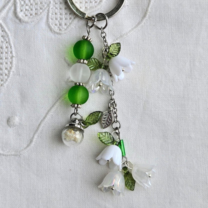 Porte-clés porte-bonheur Muguet et fleurs séchées