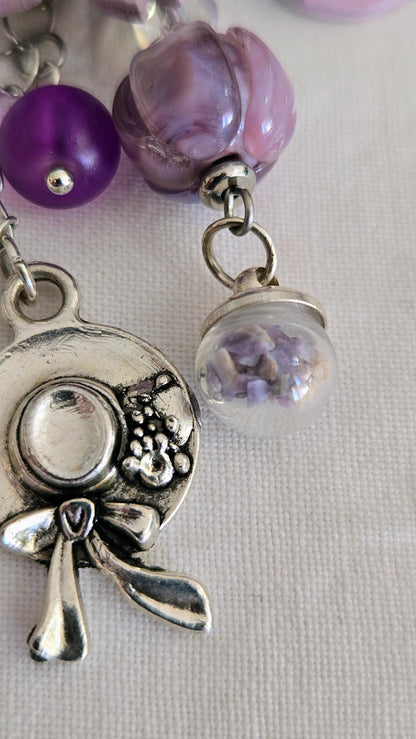 Porte-clés mauve violet floral, charm chapeau, perle coquillage