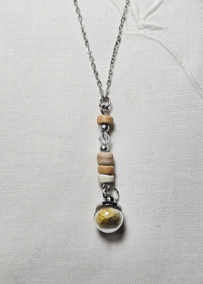 Collier fleurs d'Immortelles et perles de bois