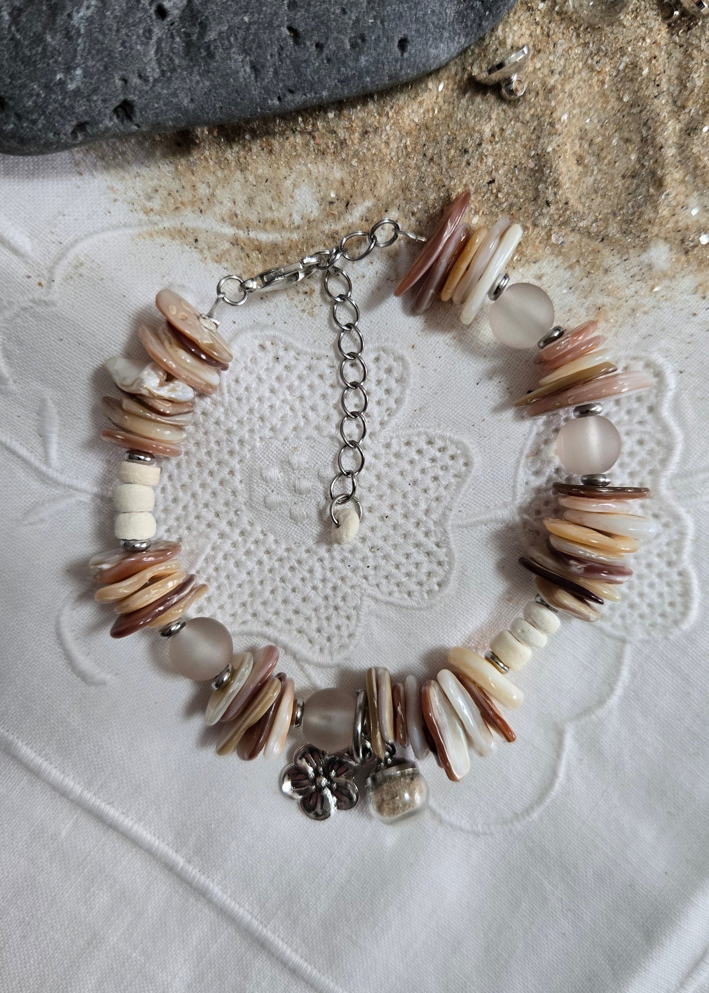 Bracelet nacre et sable de plage naturel