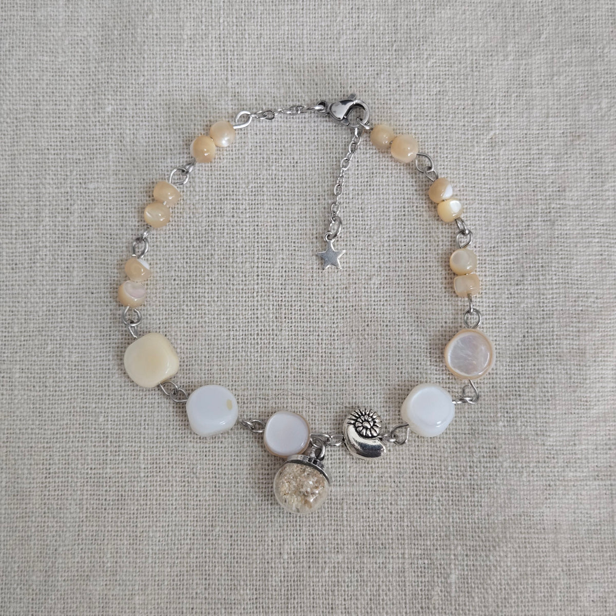 Bracelet perles de nacre et sable de plage