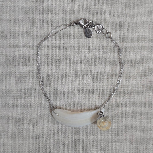 Bracelet coquillage et eau de mer