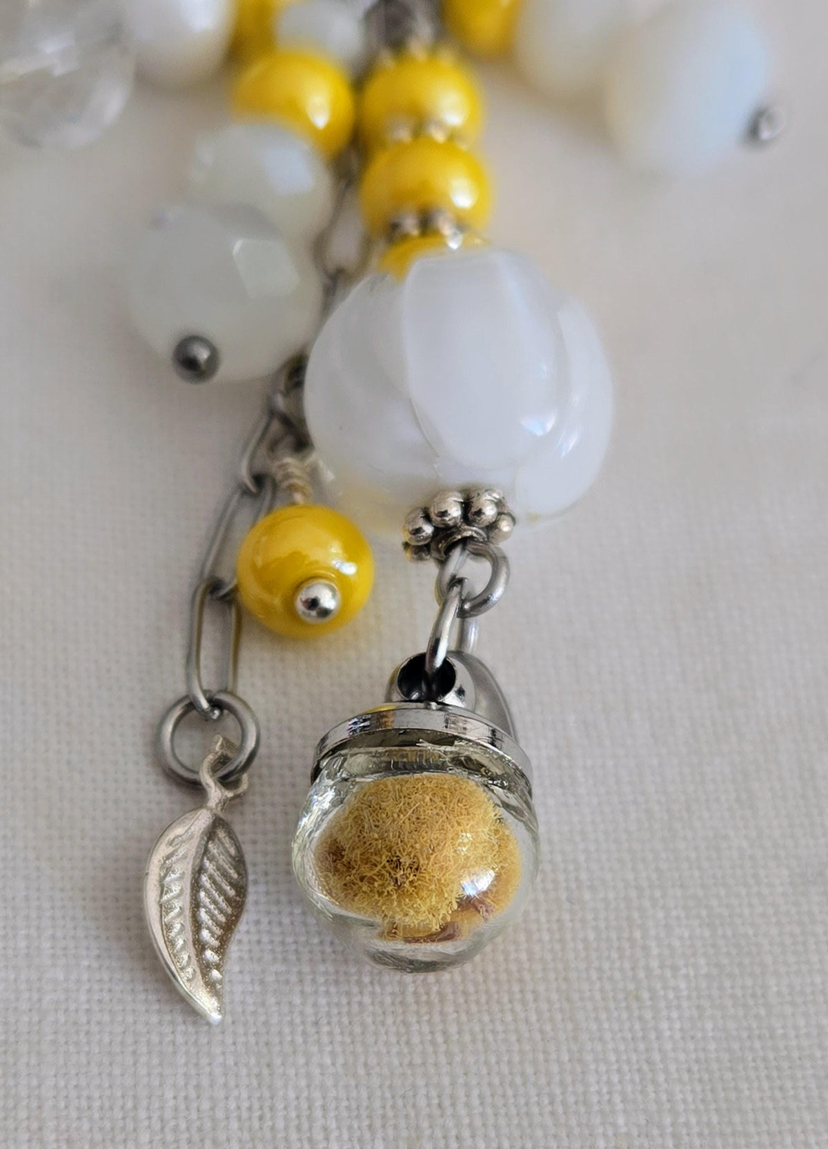 Porte-bonheur, bijou de sac jaune mimosa