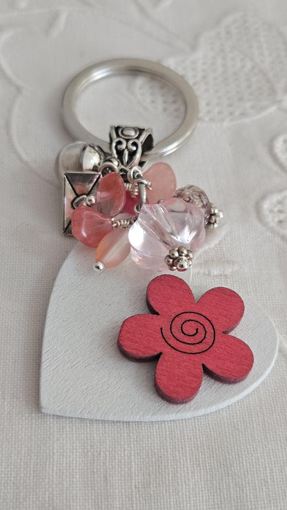 Porte-clés coeur bois et perles personnalisable