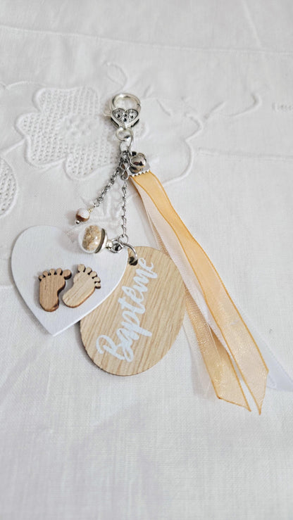 Porte-bonheur cadeau de baptême bois et rubans