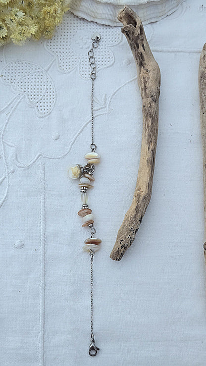 Bracelet de plage en nacre et globe de verre éclats de coquillage