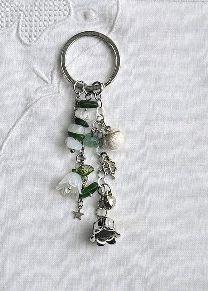 Porte-clés porte-bonheur Muguet, pierre naturelles et éclats de coquillage