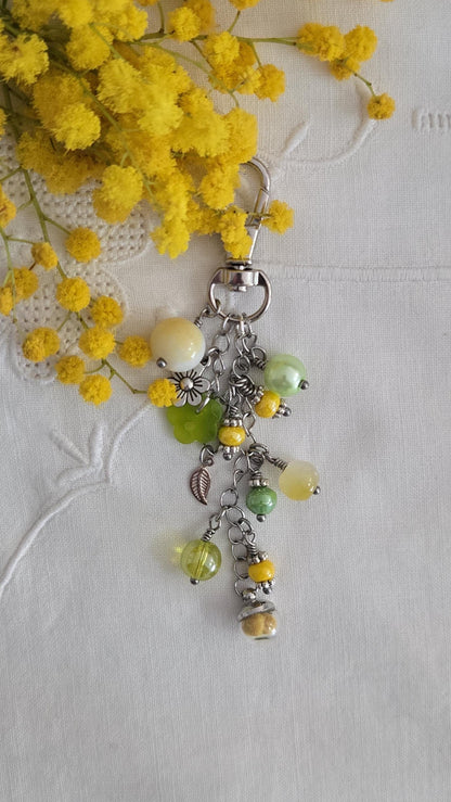 Porte-clés perles de verre et  fleur de Mimosa