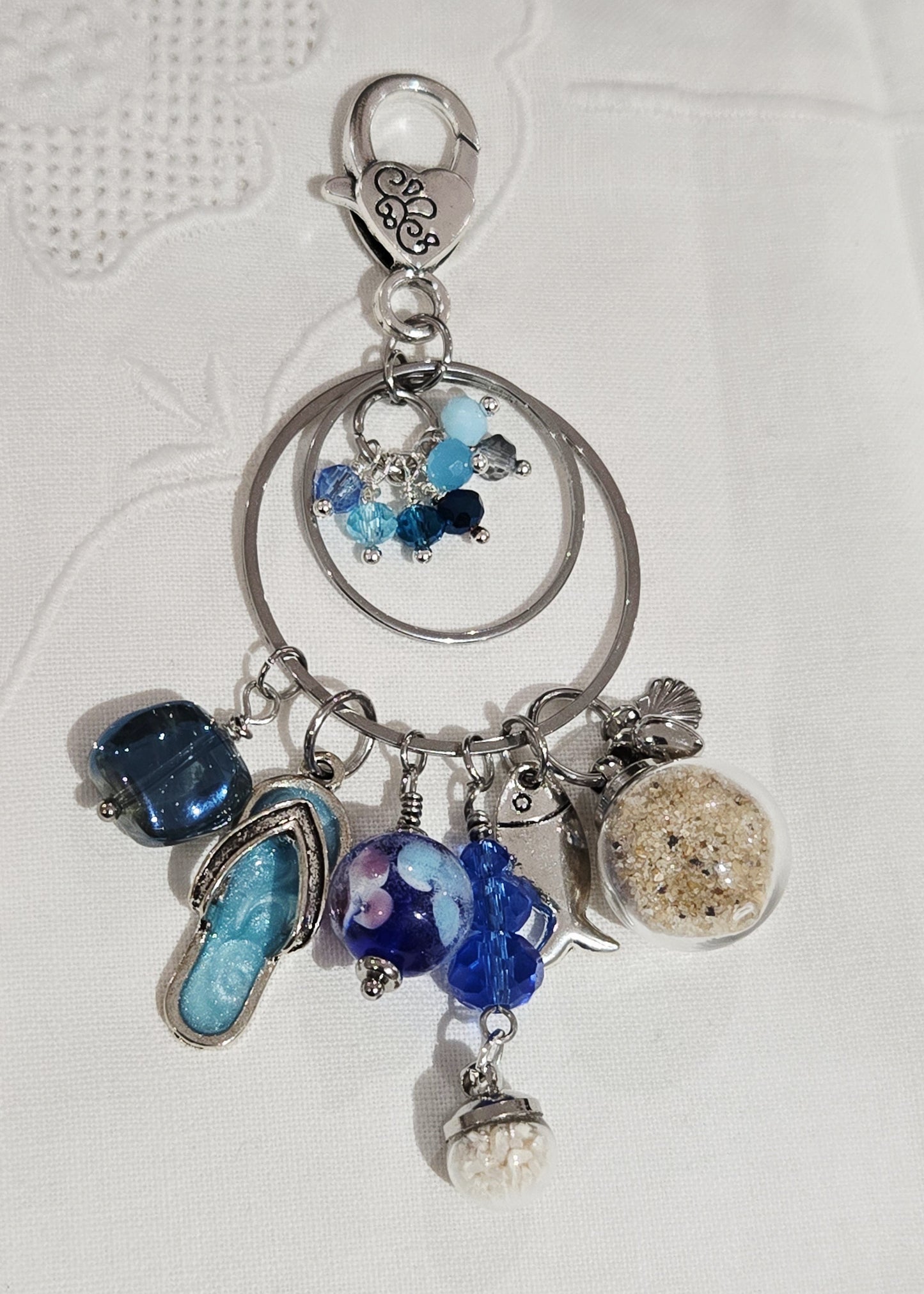 Porte-clés de plage sable et tong