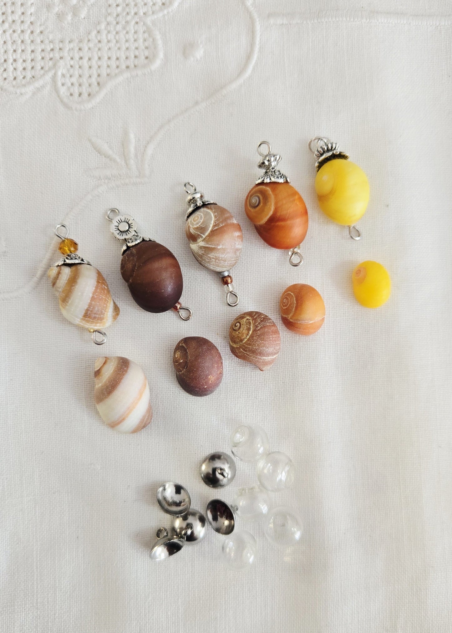 Pendentifs coquillages naturels