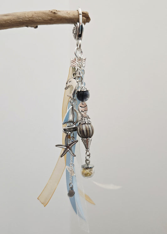 Bijou de sac marin rubans et fleurs d'immortelles