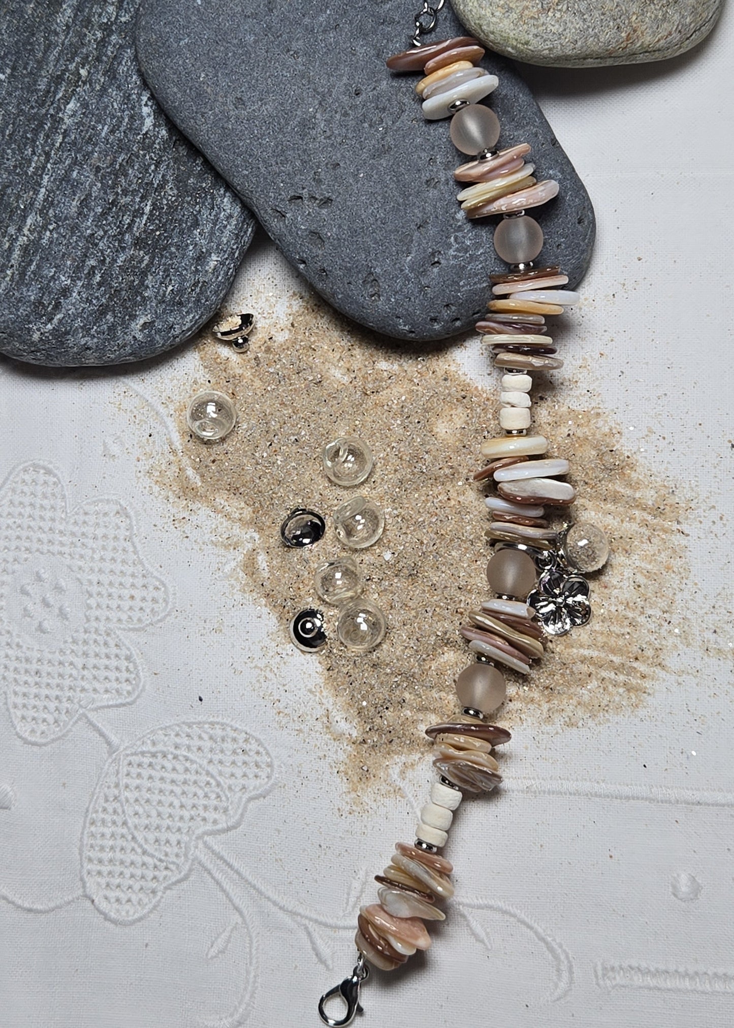 Bracelet nacre et sable de plage naturel