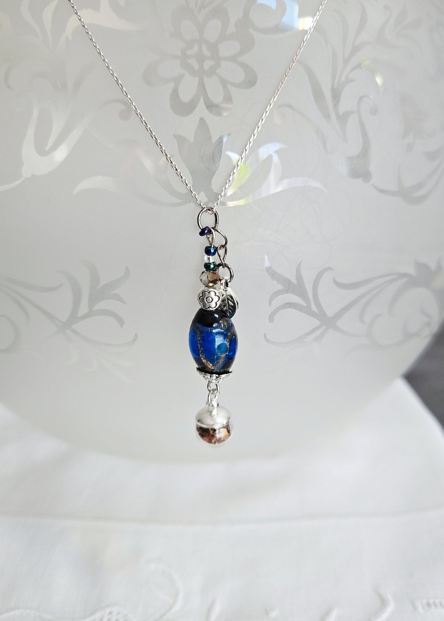 Bleu pomme de pin