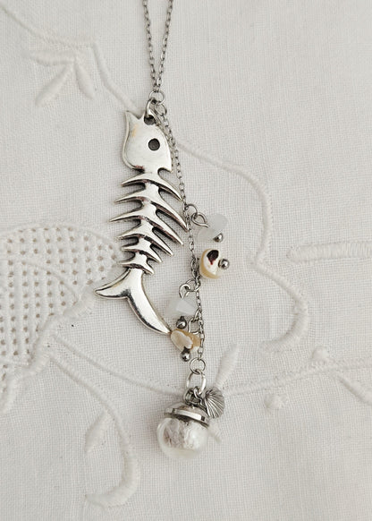 Collier nacre et charm poisson