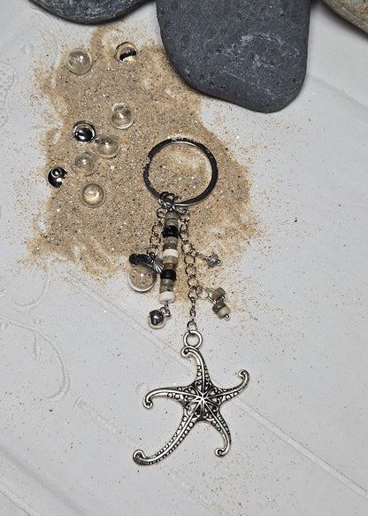 Porte-clés marin étoile de mer et sable de plage