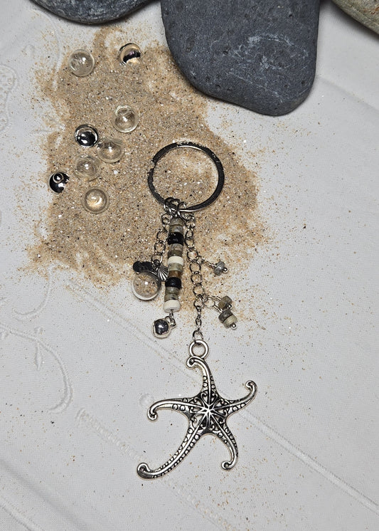 Porte-clés marin étoile de mer et sable de plage