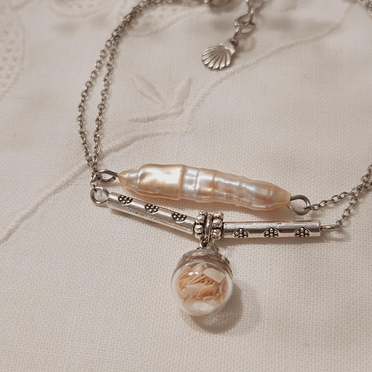 Bracelet coquillage et perle rosée