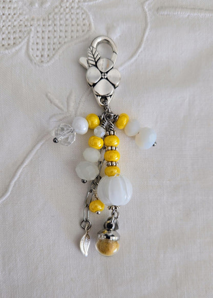 Porte-bonheur, bijou de sac jaune mimosa
