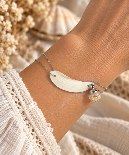 Bracelet coquillage et eau de mer
